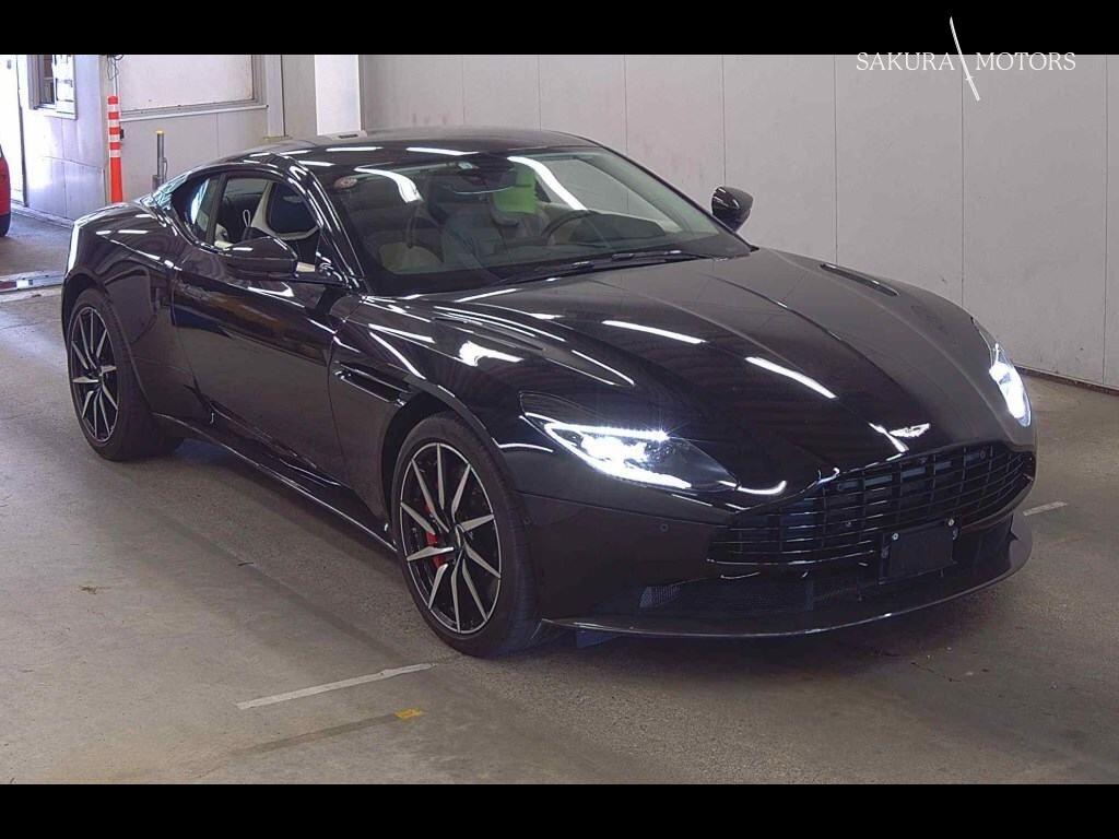 ASTON MARTIN DB11 V8