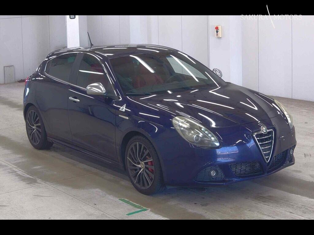 ALFA ROMEO GIULIETTA 5D QUADRIFOGLIO VERDE ALFIE STAY 2