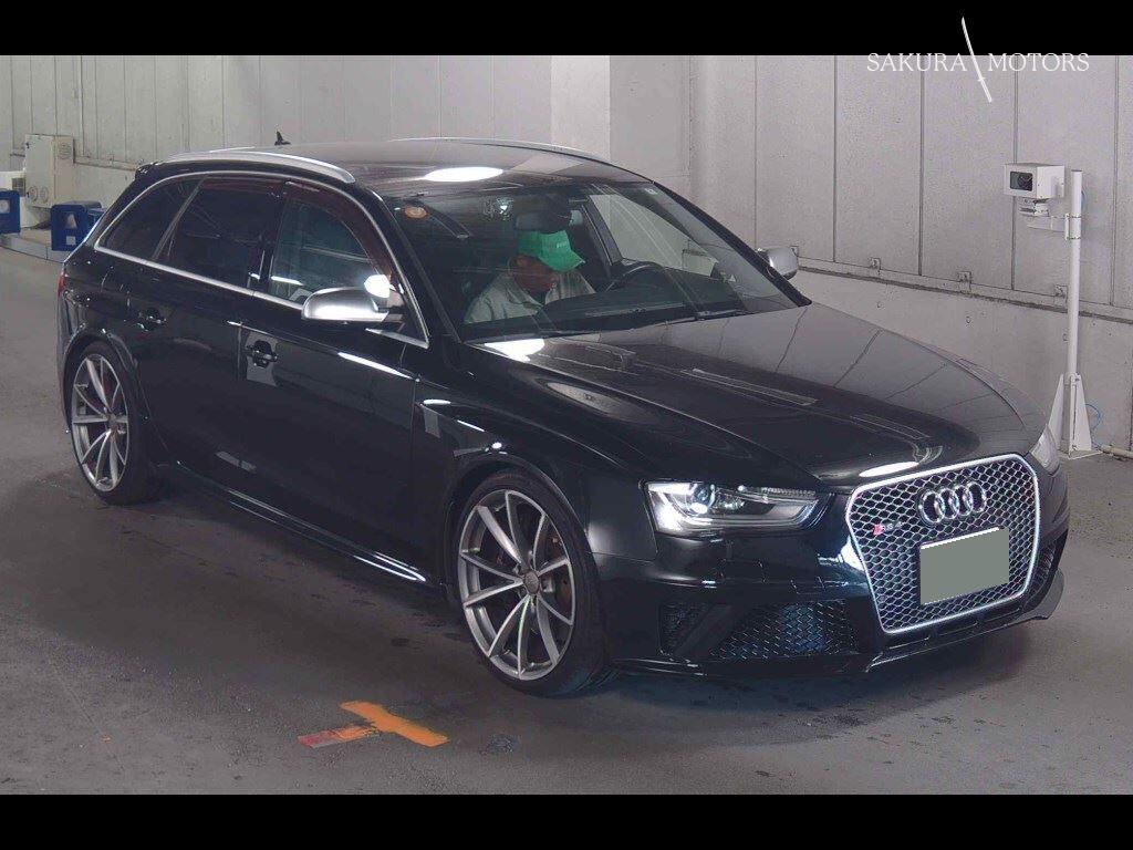 AUDI RS4 AVANT 4WD